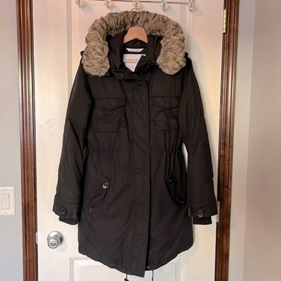 Community (Aritzia) Paradigm Parka - Picture 2 of 10